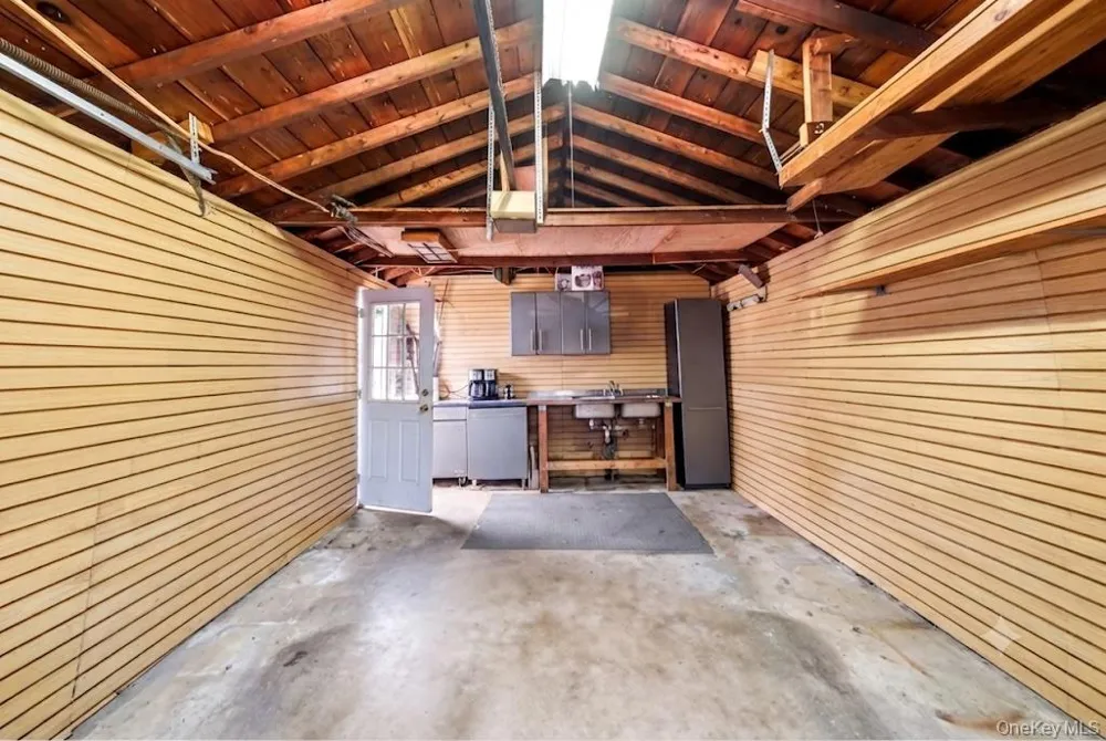 19 Tower Lane Levittown, NY 11756