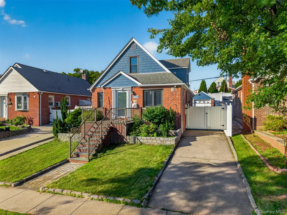 17019 Pidgeon Meadow Road Fresh Meadows, NY 11365