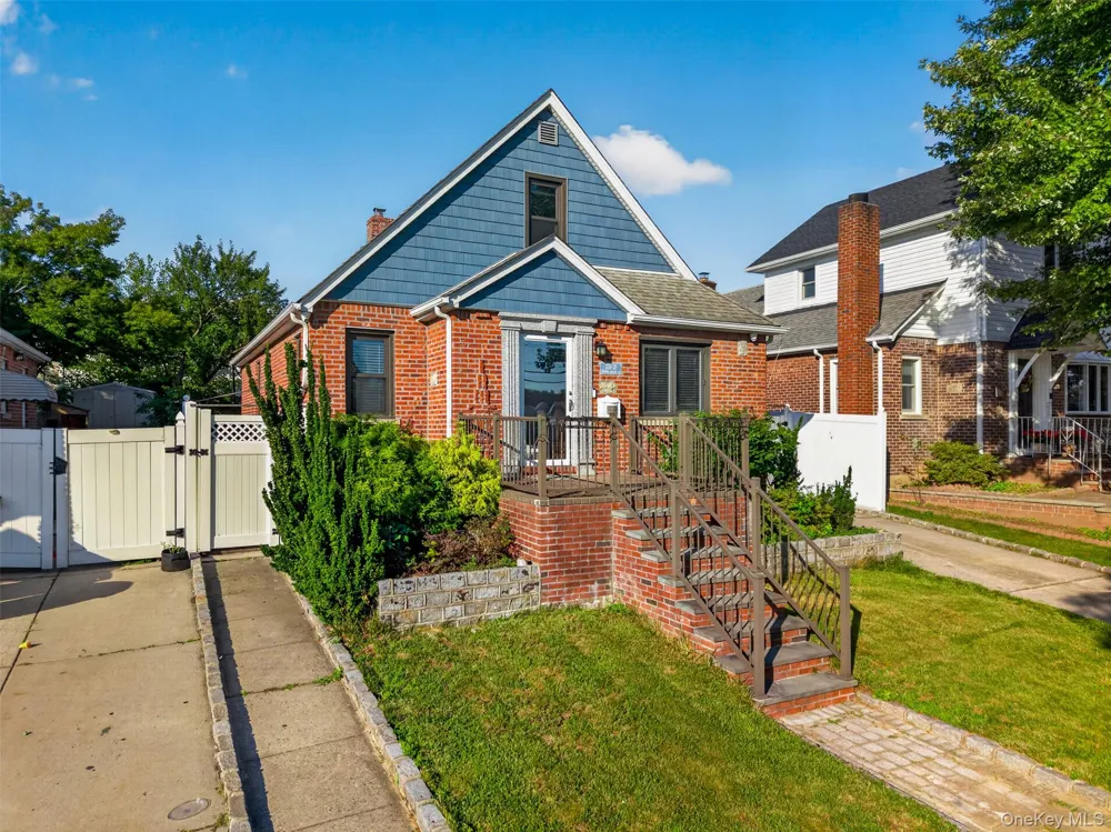 17019 Pidgeon Meadow Road Fresh Meadows, NY 11365
