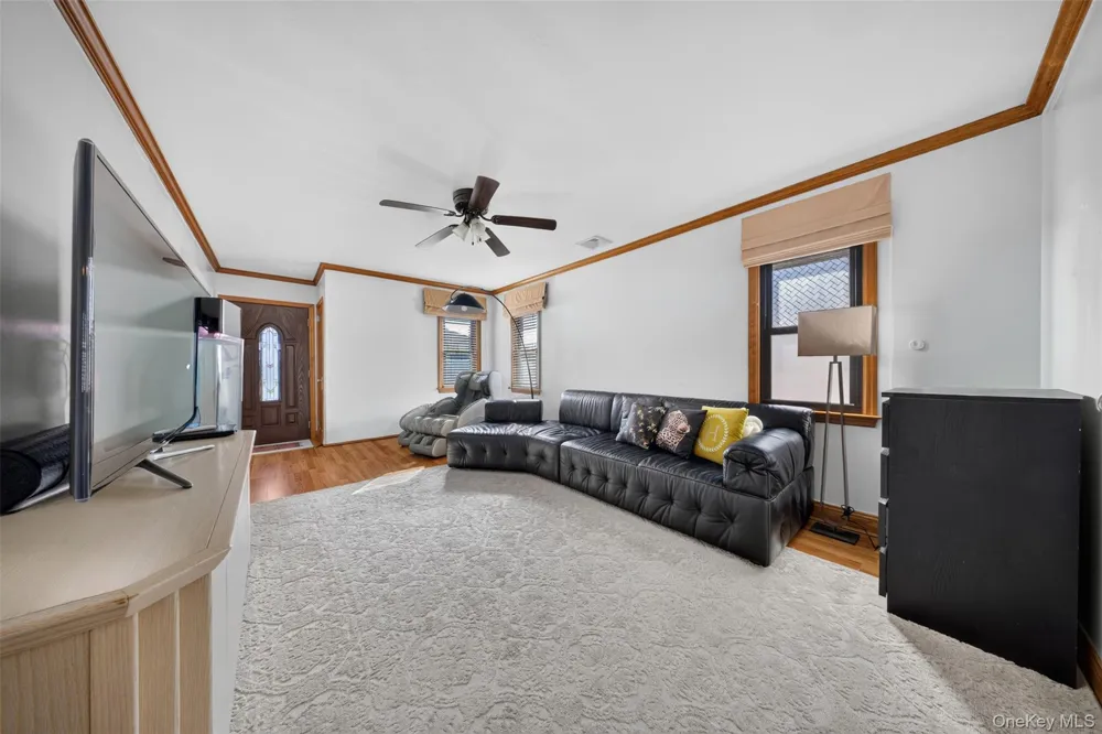 17019 Pidgeon Meadow Road Fresh Meadows, NY 11365