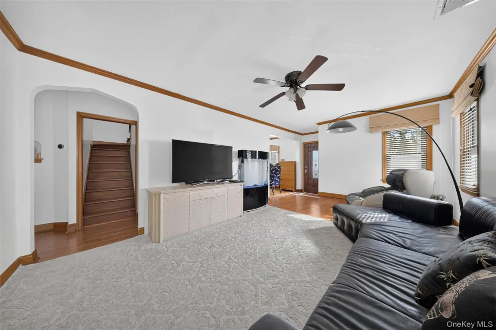17019 Pidgeon Meadow Road Fresh Meadows, NY 11365