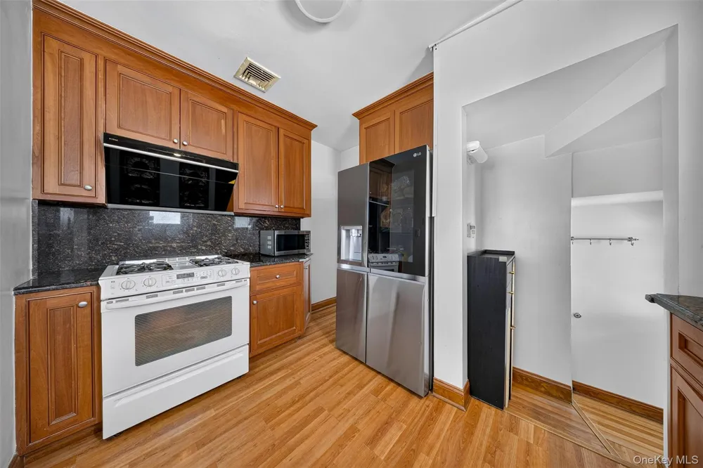 17019 Pidgeon Meadow Road Fresh Meadows, NY 11365