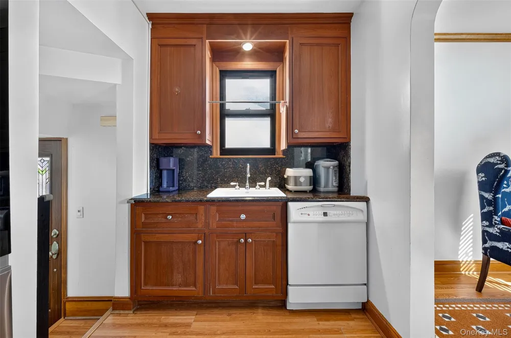 17019 Pidgeon Meadow Road Fresh Meadows, NY 11365
