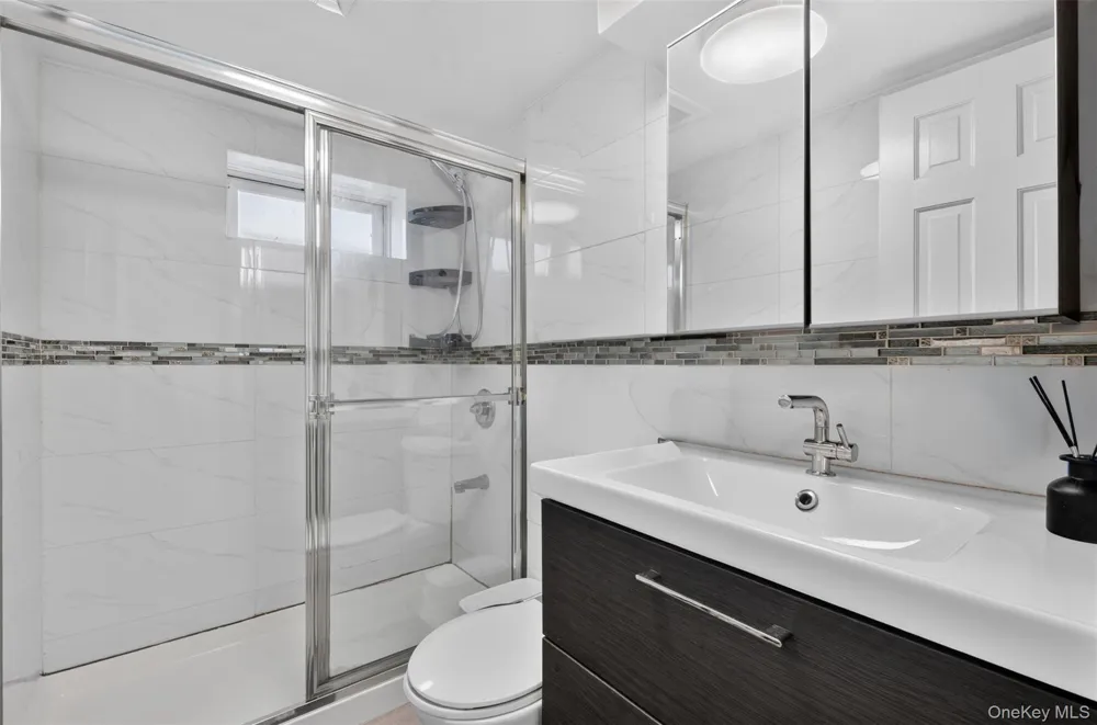 17019 Pidgeon Meadow Road Fresh Meadows, NY 11365