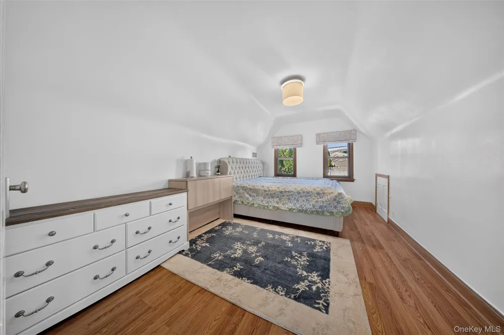 17019 Pidgeon Meadow Road Fresh Meadows, NY 11365