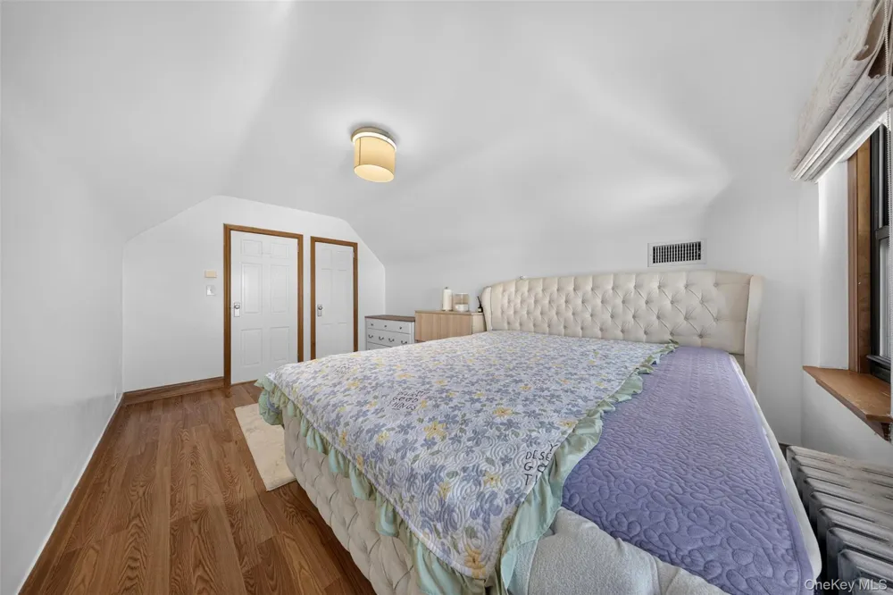17019 Pidgeon Meadow Road Fresh Meadows, NY 11365