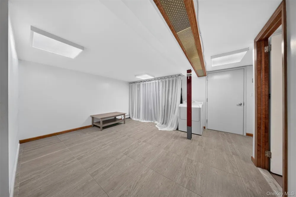 17019 Pidgeon Meadow Road Fresh Meadows, NY 11365
