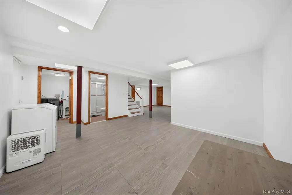 17019 Pidgeon Meadow Road Fresh Meadows, NY 11365