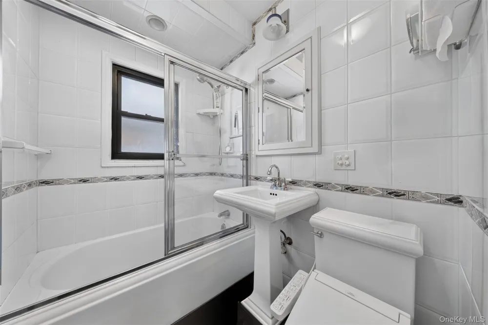 17019 Pidgeon Meadow Road Fresh Meadows, NY 11365