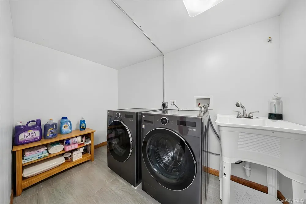 17019 Pidgeon Meadow Road Fresh Meadows, NY 11365