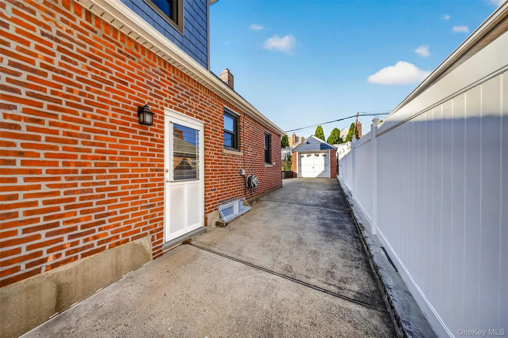 17019 Pidgeon Meadow Road Fresh Meadows, NY 11365