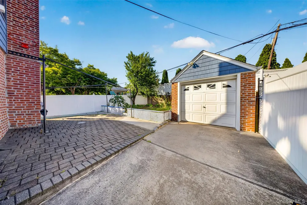 17019 Pidgeon Meadow Road Fresh Meadows, NY 11365