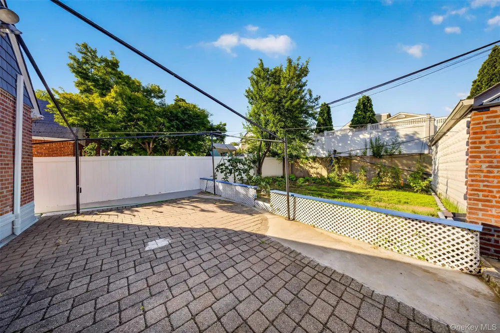 17019 Pidgeon Meadow Road Fresh Meadows, NY 11365