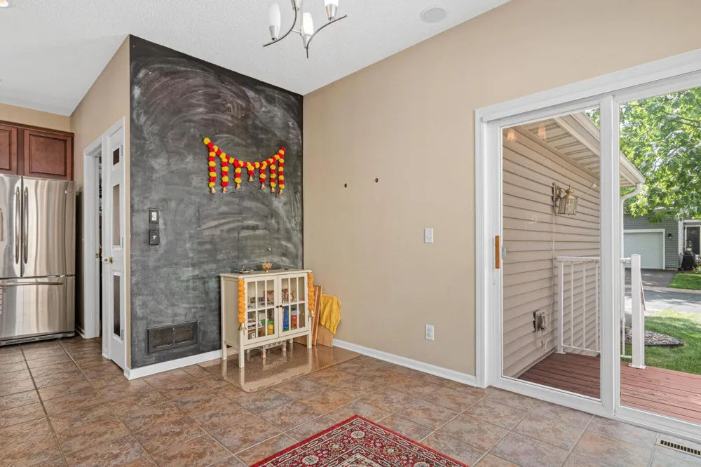 15587 Crab Apple Lane Eden Prairie, MN 55347