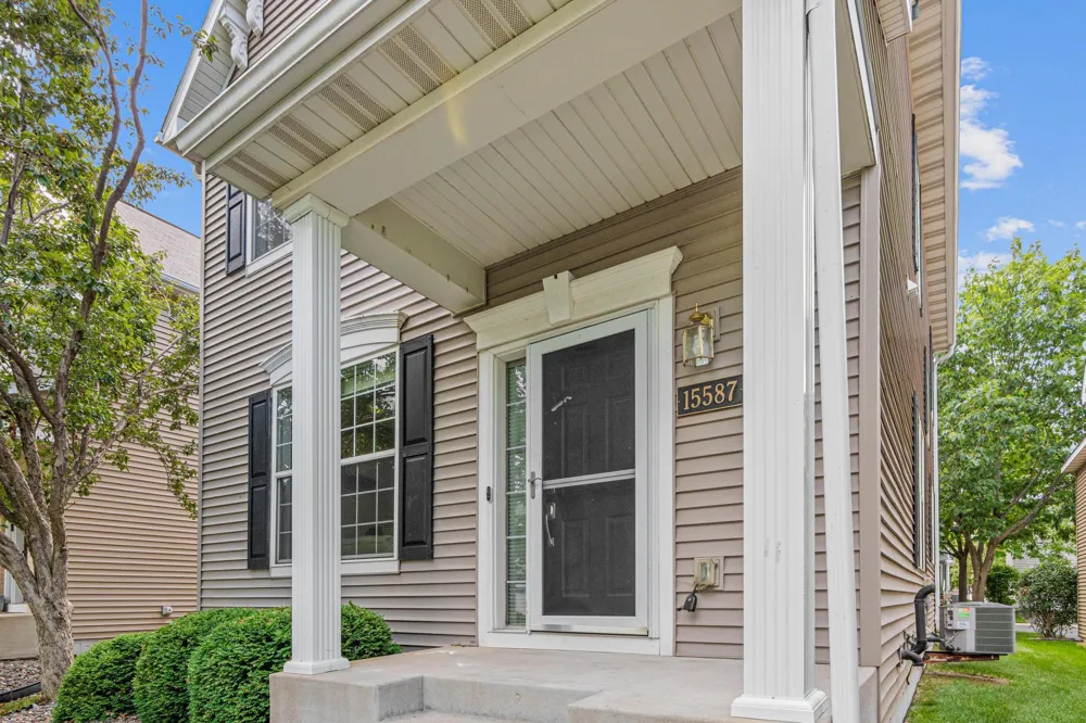 15587 Crab Apple Lane Eden Prairie, MN 55347