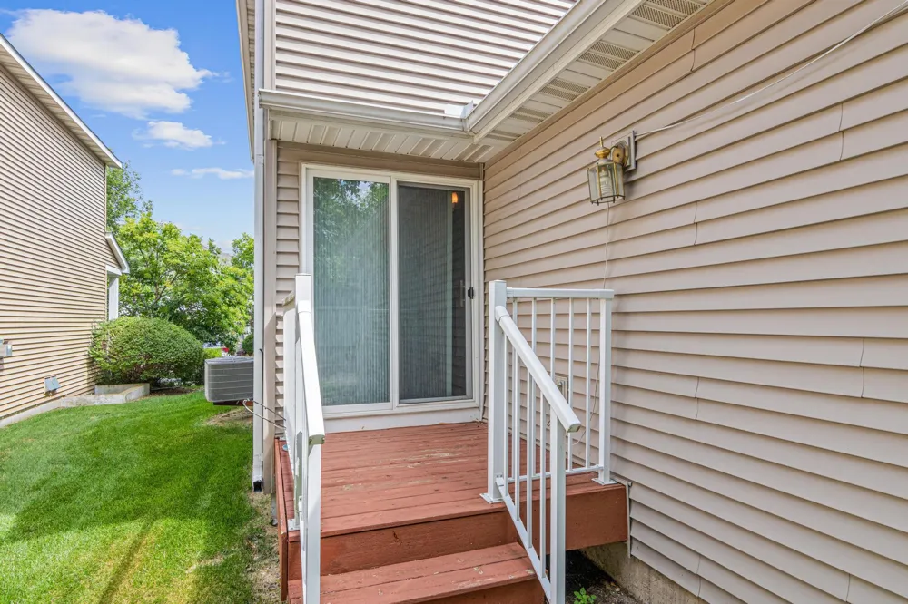 15587 Crab Apple Lane Eden Prairie, MN 55347