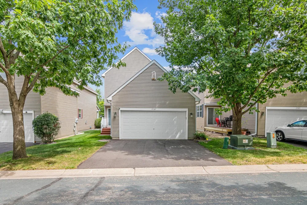 15587 Crab Apple Lane Eden Prairie, MN 55347