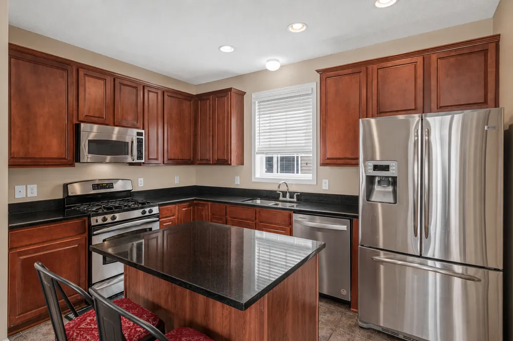 15587 Crab Apple Lane Eden Prairie, MN 55347