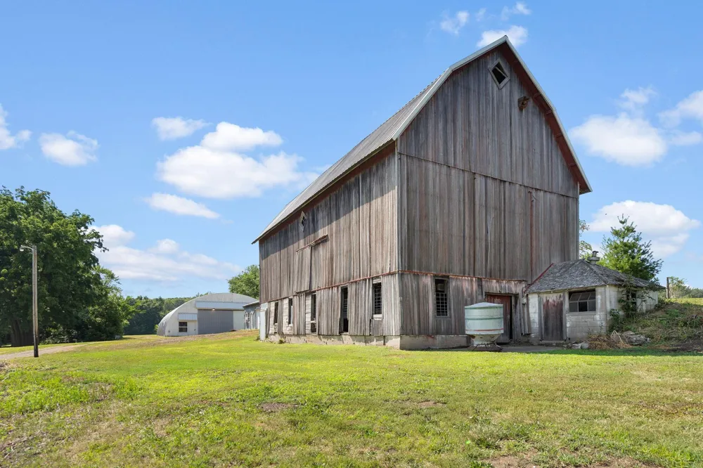 8315 Greenfield Road Loretto, MN 55357