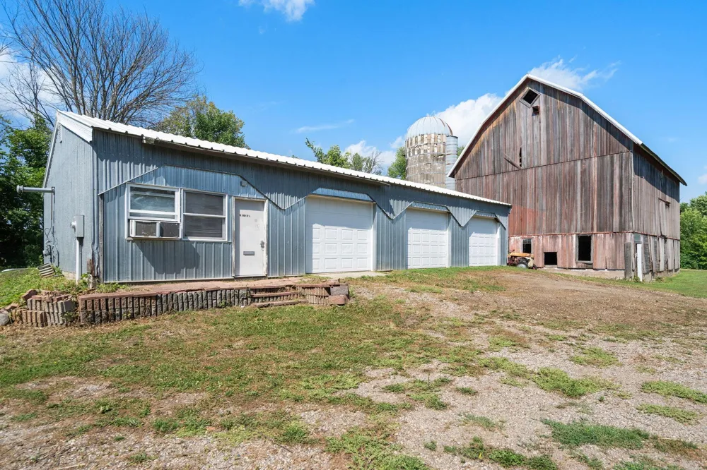 8315 Greenfield Road Loretto, MN 55357