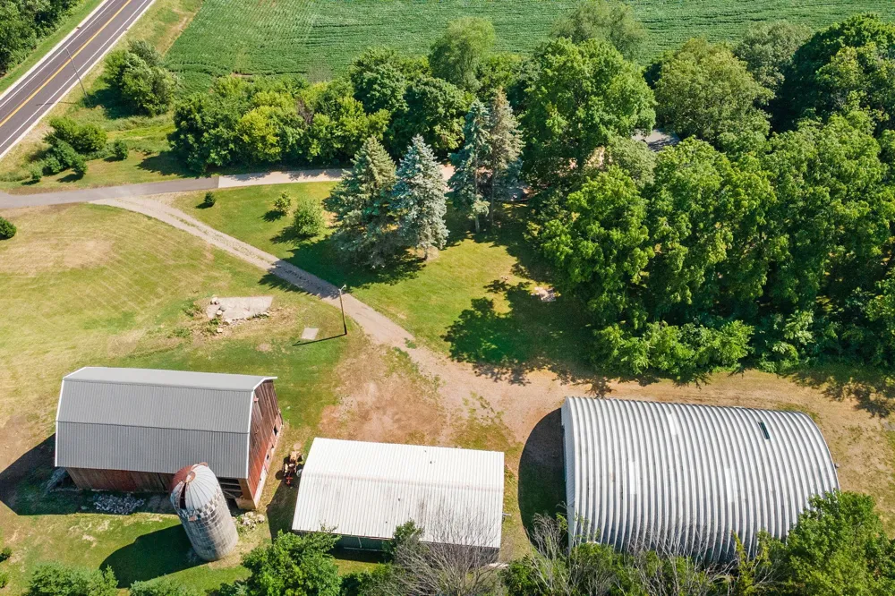 8315 Greenfield Road Loretto, MN 55357