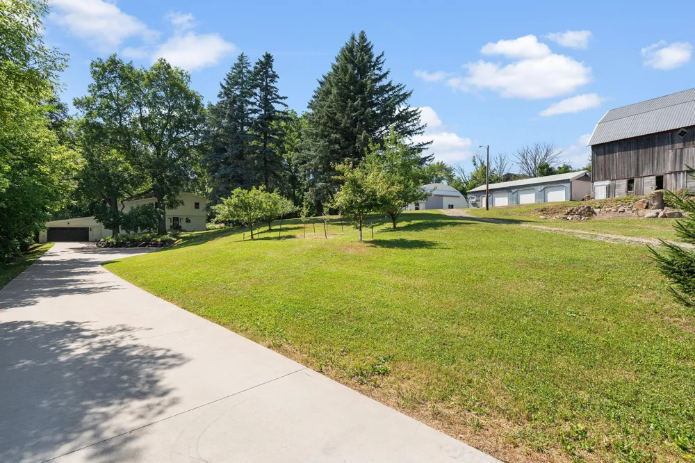 8315 Greenfield Road Loretto, MN 55357