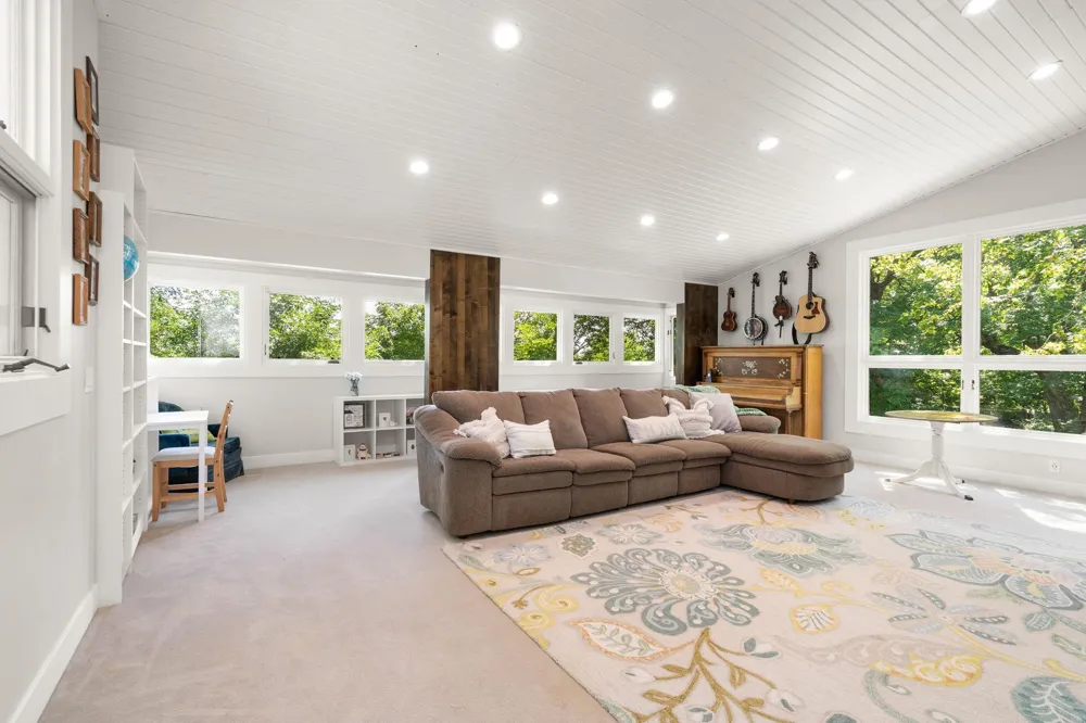 8315 Greenfield Road Loretto, MN 55357