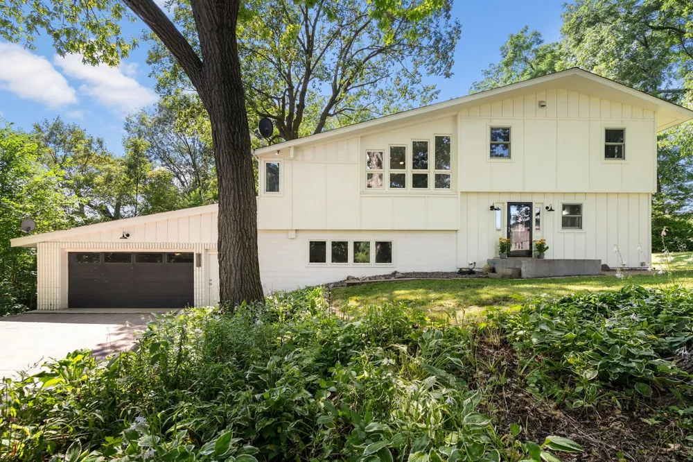8315 Greenfield Road Loretto, MN 55357