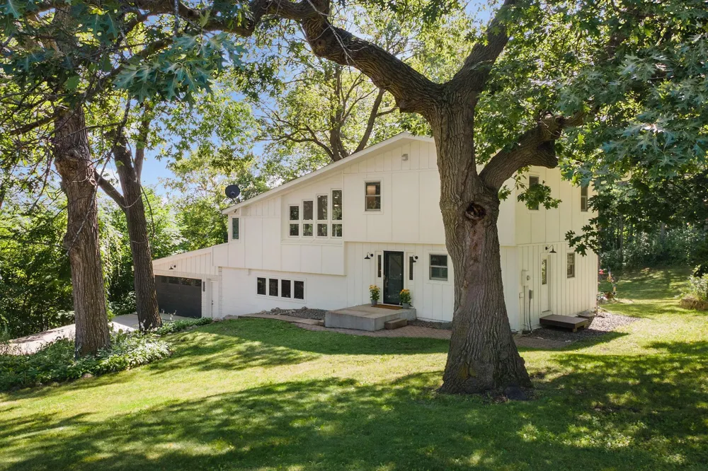 8315 Greenfield Road Loretto, MN 55357