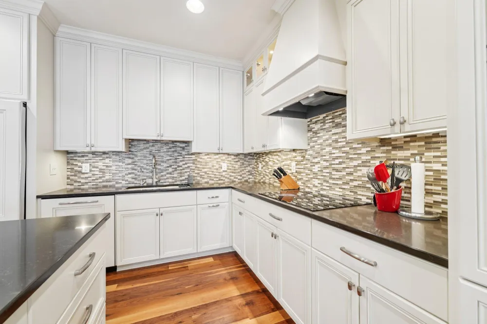 875 Lake Street #212 Wayzata, MN 55391