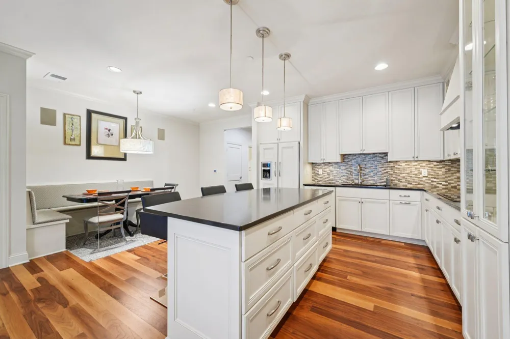 875 Lake Street #212 Wayzata, MN 55391