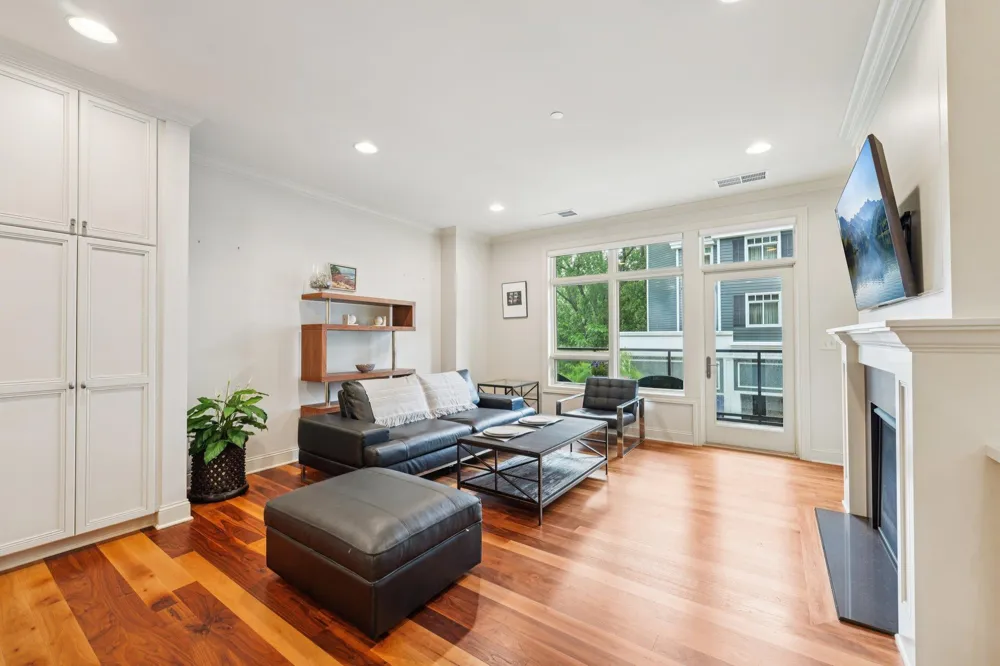 875 Lake Street #212 Wayzata, MN 55391