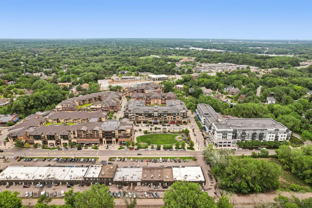 875 Lake Street #212 Wayzata, MN 55391