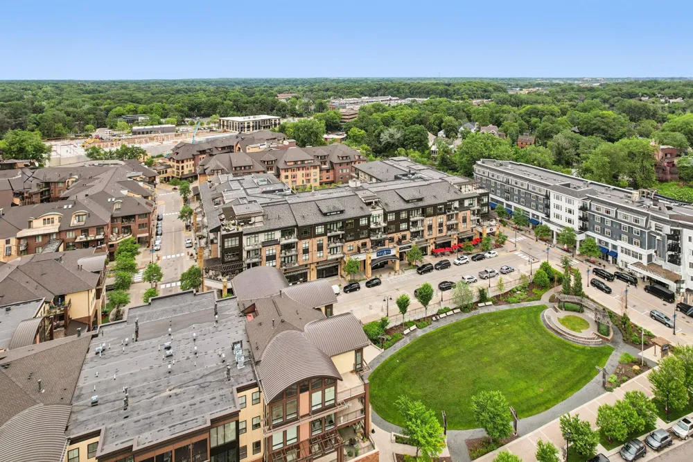 875 Lake Street #212 Wayzata, MN 55391