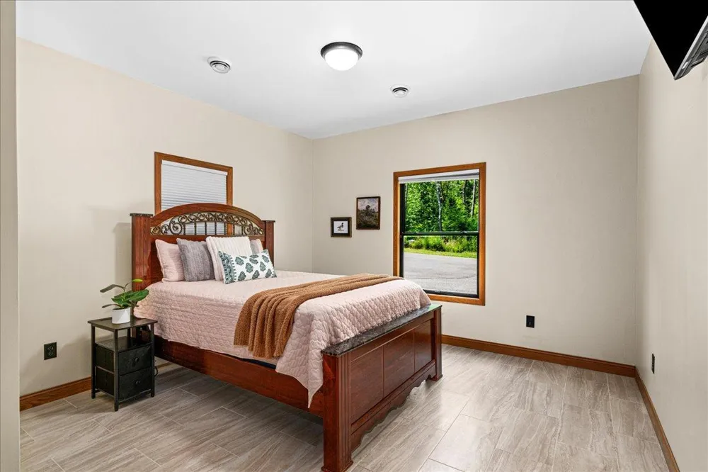 5841 Spruce Lane Duluth, MN 55811