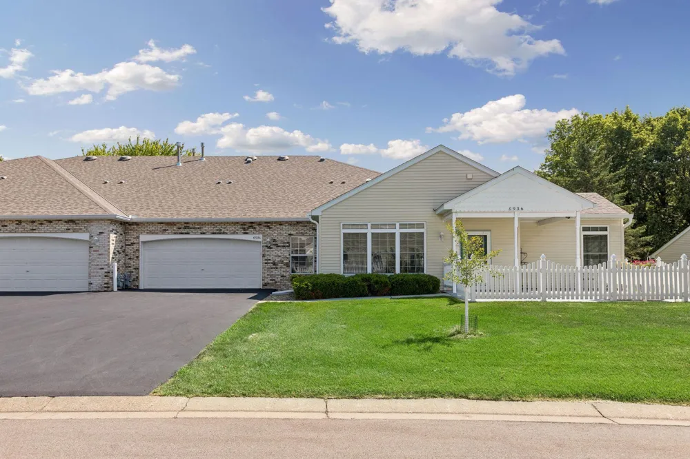 6936 Inverness Court #23 Inver Grove Heights, MN 55077