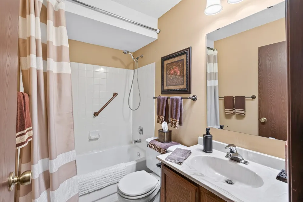 5217 Balmoral Lane Bloomington, MN 55437