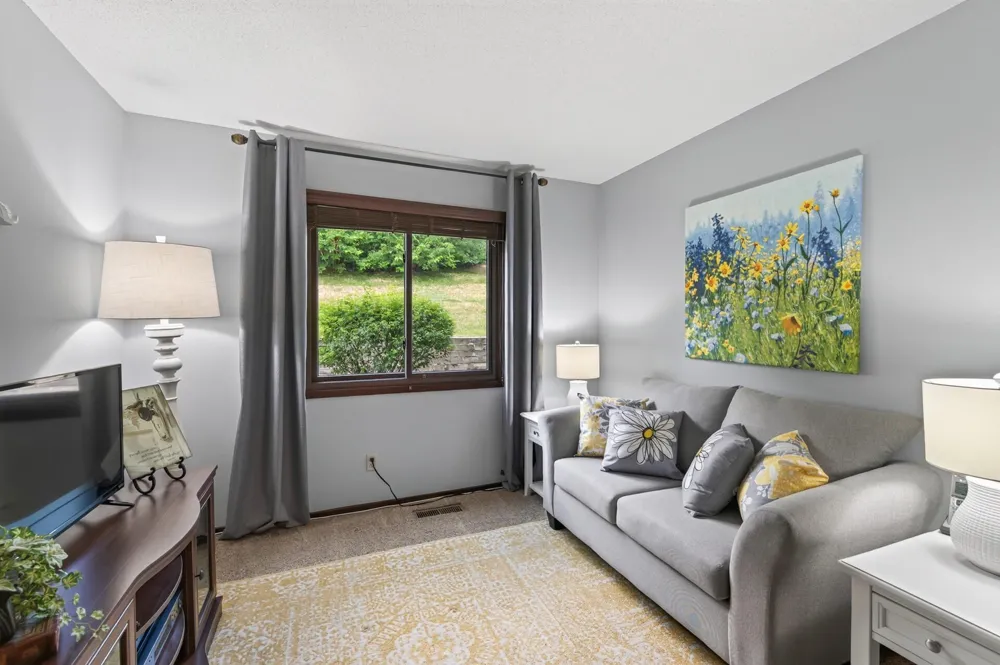 5217 Balmoral Lane Bloomington, MN 55437