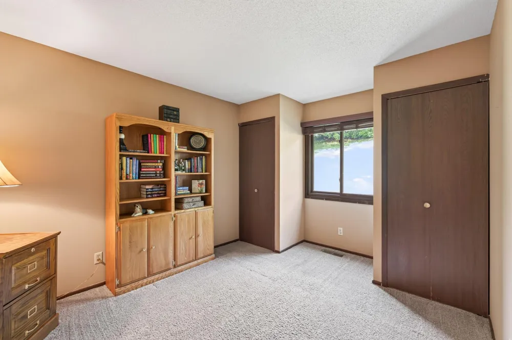 5217 Balmoral Lane Bloomington, MN 55437