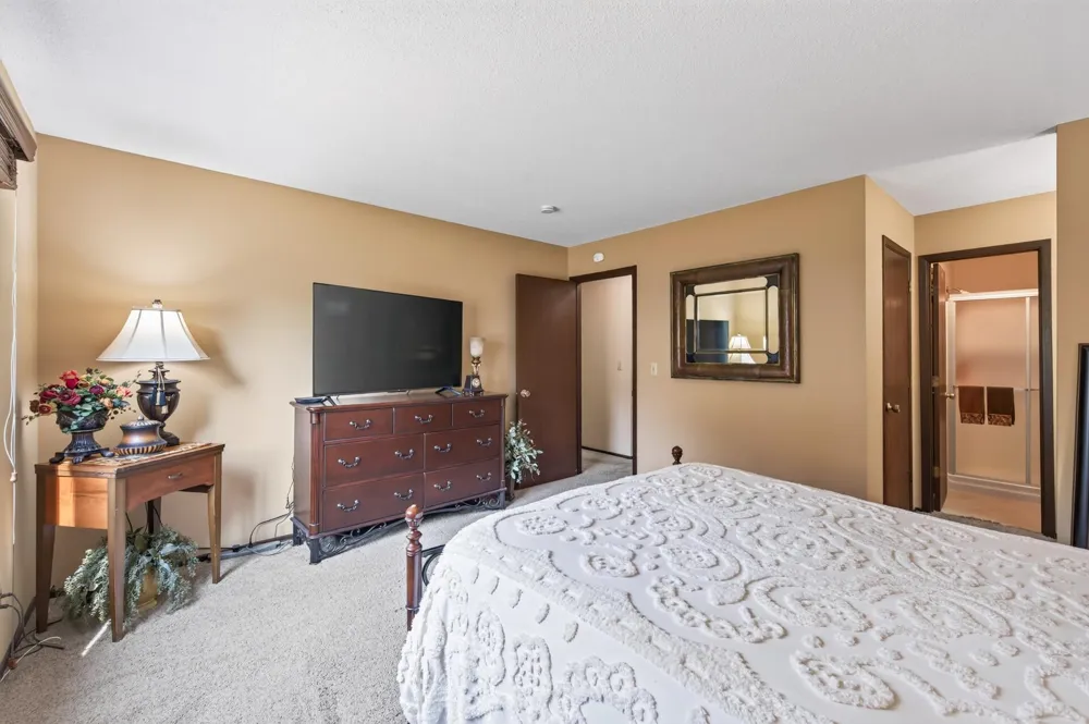 5217 Balmoral Lane Bloomington, MN 55437