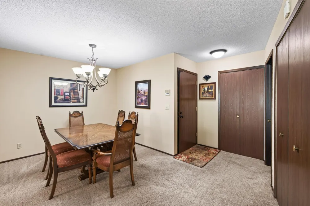 5217 Balmoral Lane Bloomington, MN 55437