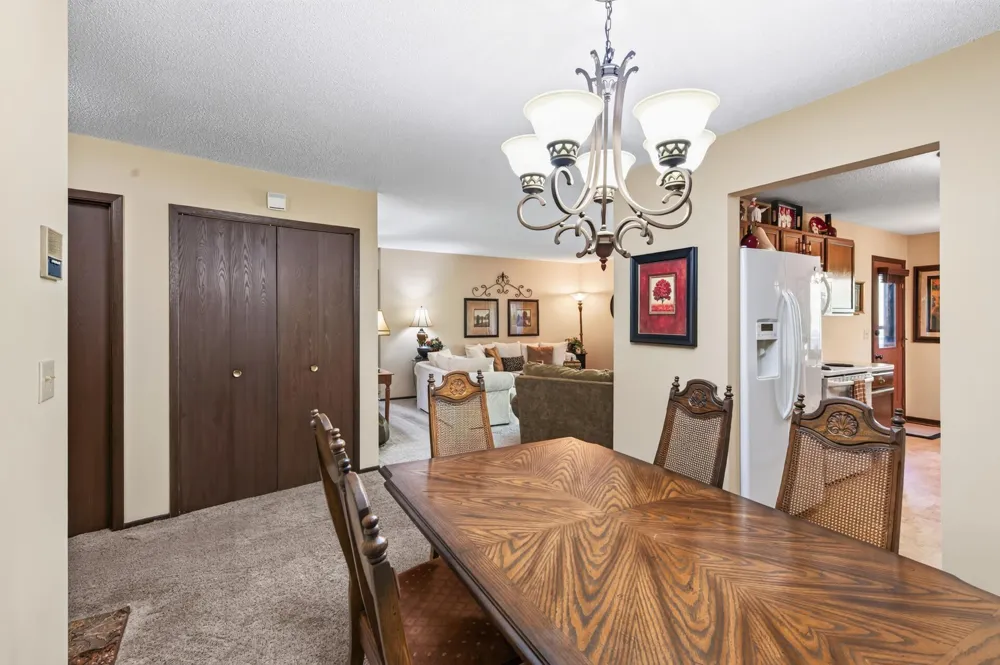 5217 Balmoral Lane Bloomington, MN 55437