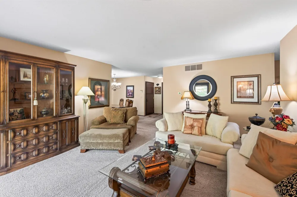 5217 Balmoral Lane Bloomington, MN 55437
