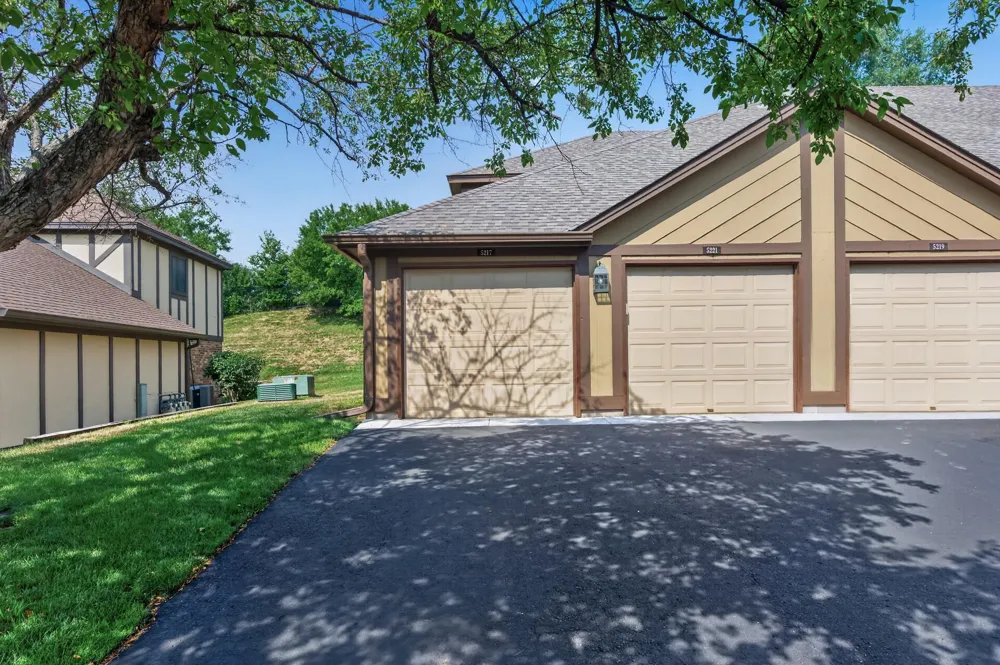 5217 Balmoral Lane Bloomington, MN 55437