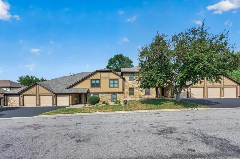 5217 Balmoral Lane Bloomington, MN 55437