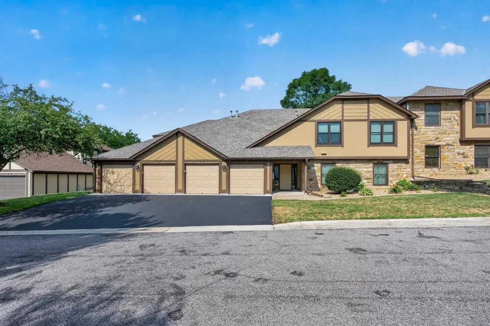 5217 Balmoral Lane Bloomington, MN 55437