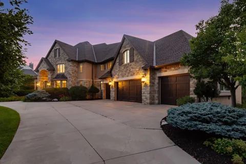 225 Calamus Circle