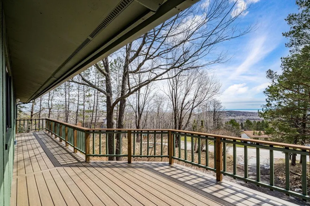 2207 Heather Avenue Duluth, MN 55803