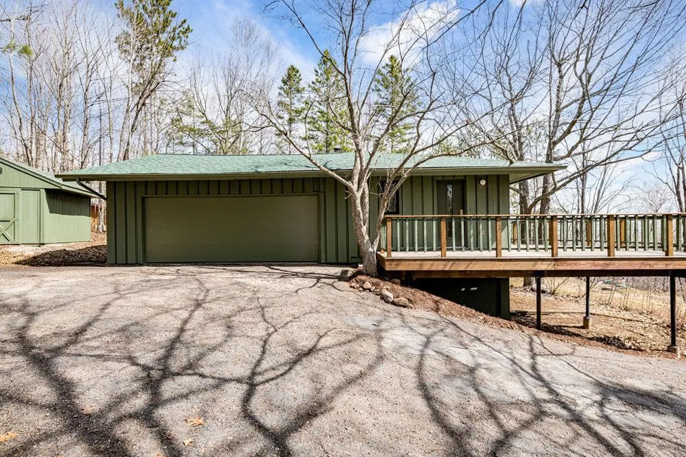 2207 Heather Avenue Duluth, MN 55803