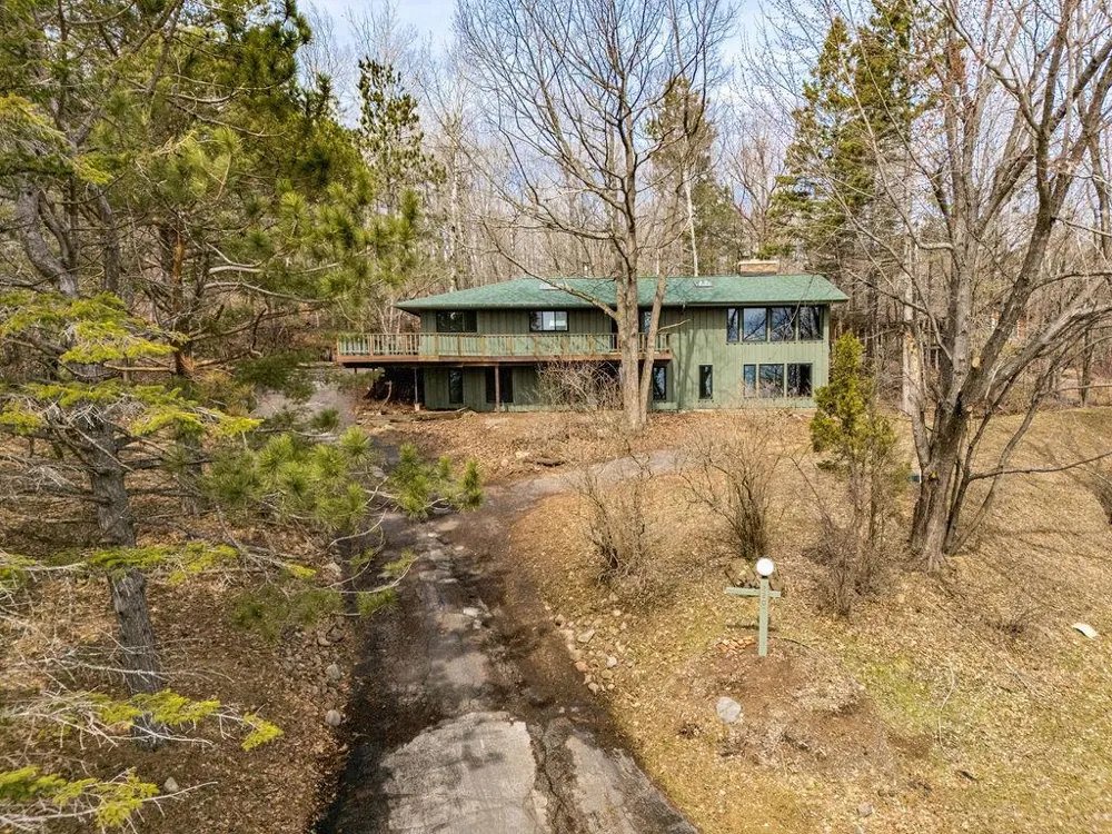 2207 Heather Avenue Duluth, MN 55803